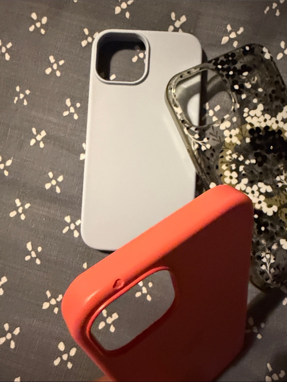 Bundle (3x) of iPhone 13 Cases - Picture 3 of 4